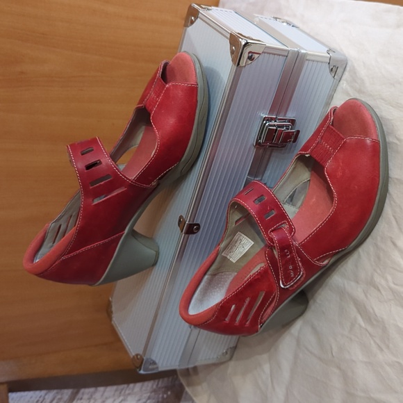 Merrell Evera Pump from the Cycling Collection - Picture 1 of 8